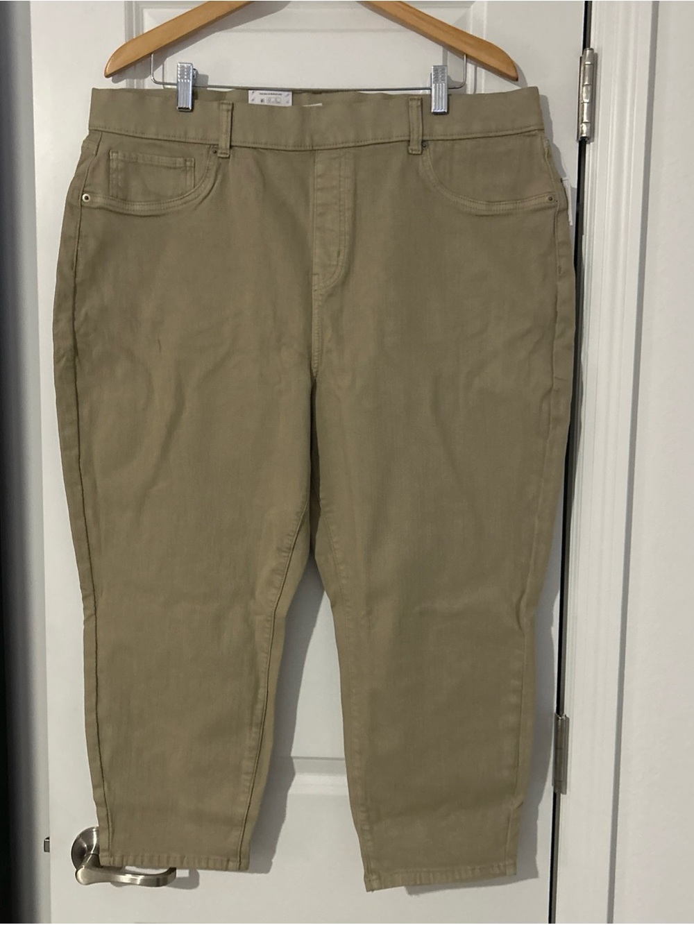 Time and Tru Women's Capri Jeggings, XXL, NWT Khaki Color